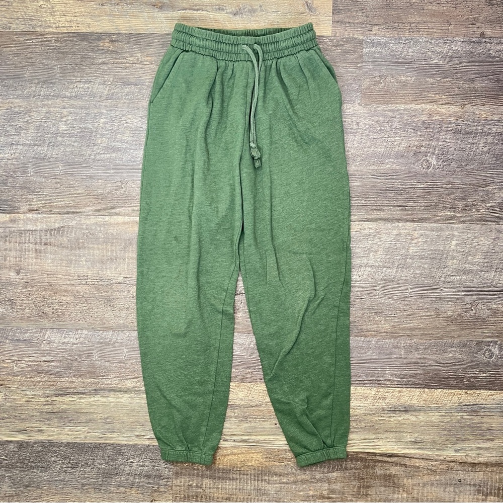 SO green the favorite jogger sweatpants size small S B164